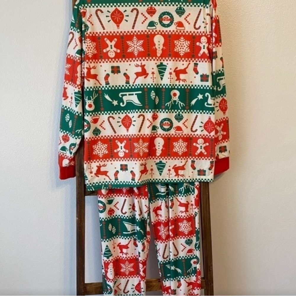 PATPAT 2 piece Christmas Pajamas Size Large EUC - Picture 5 of 8
